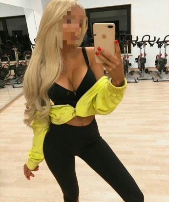 💫 Я креативная и нежная, готова предложить тебе незабываемые моменты удовольствия и наслаждения. 🔥 Встречи со мной — это настоящая индивидуальность и умение понравиться. 💕 Я опытная и знаю, как дарить удовольствие своим гостям. 👠 Встречусь с тобой в Москве, городе возможностей и развлечений. 🌃 Приглашаю в роскошные апартаменты, где мы сможем насладиться друг другом. 😍 Уверяю, ты останешься доволен своим выбором. ✨ Заходи на мою страничку, чтобы узнать больше о моих услугах, возможностях и посмотреть мои фото. 🔞 Жду тебя, чтобы погрузиться в мир удовольствия и наслаждения. 💫💋🌹 Кристина
